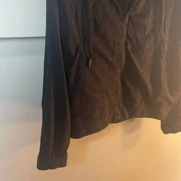Lululemon In Depth Jacket Lace Combo Black Edition RARE Athletic Size 6 EUC - Picture 8 of 14